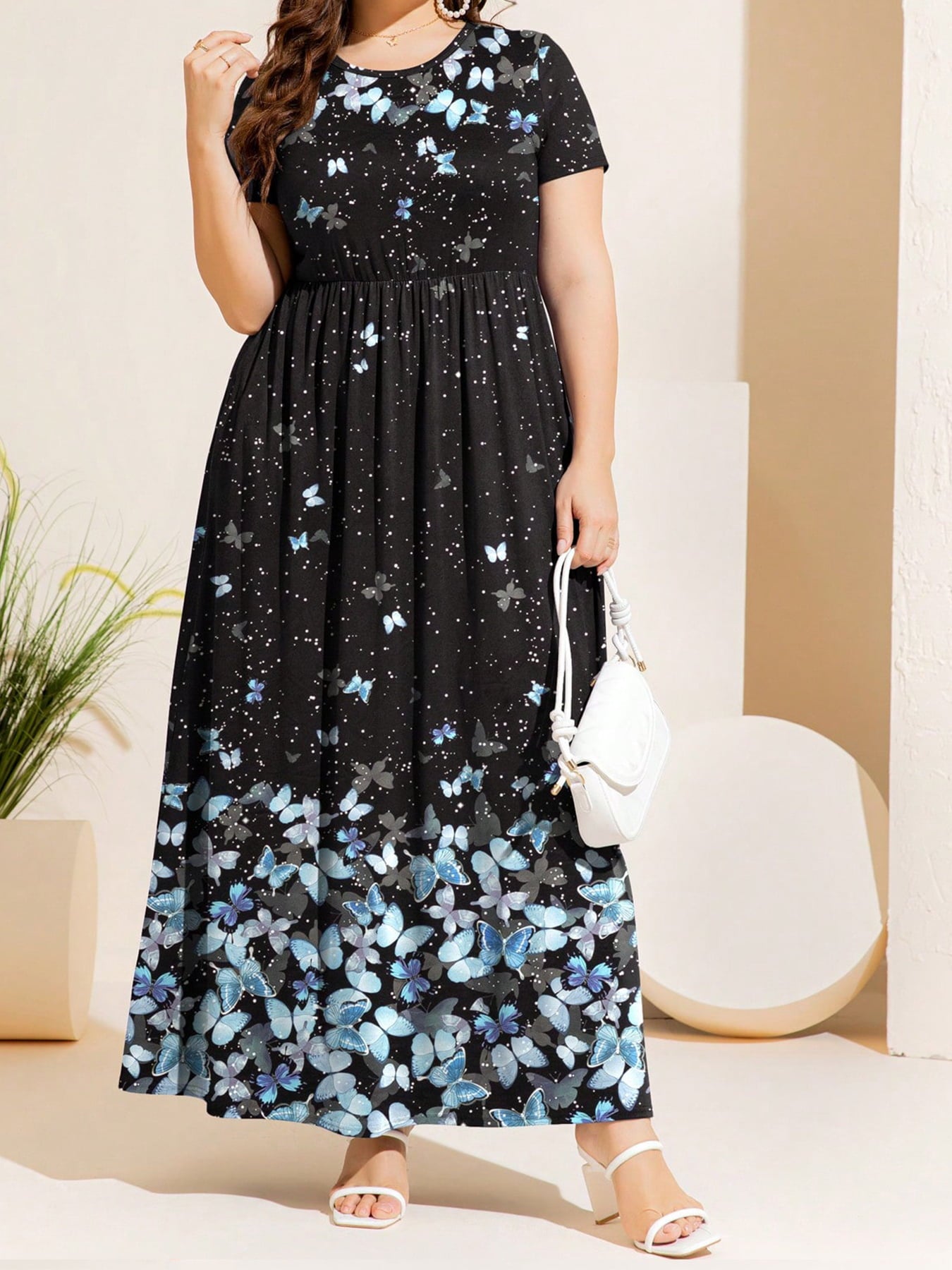 Plus Size Printed Round Neck Short Sleeve Maxi Dress